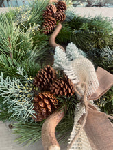 Load image into Gallery viewer, Skreyttir hurðakransar 30cm &amp; 40cm