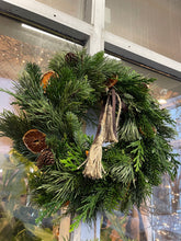 Load image into Gallery viewer, Skreyttir hurðakransar 30cm &amp; 40cm